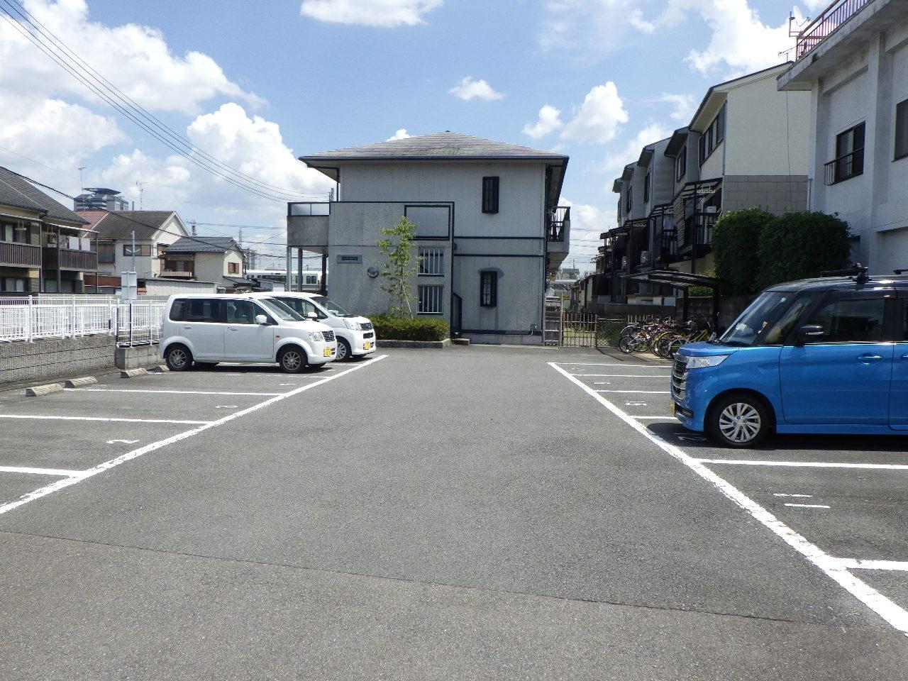 ハイツ白井Ａ棟の外観・駐車場イメージ1枚目