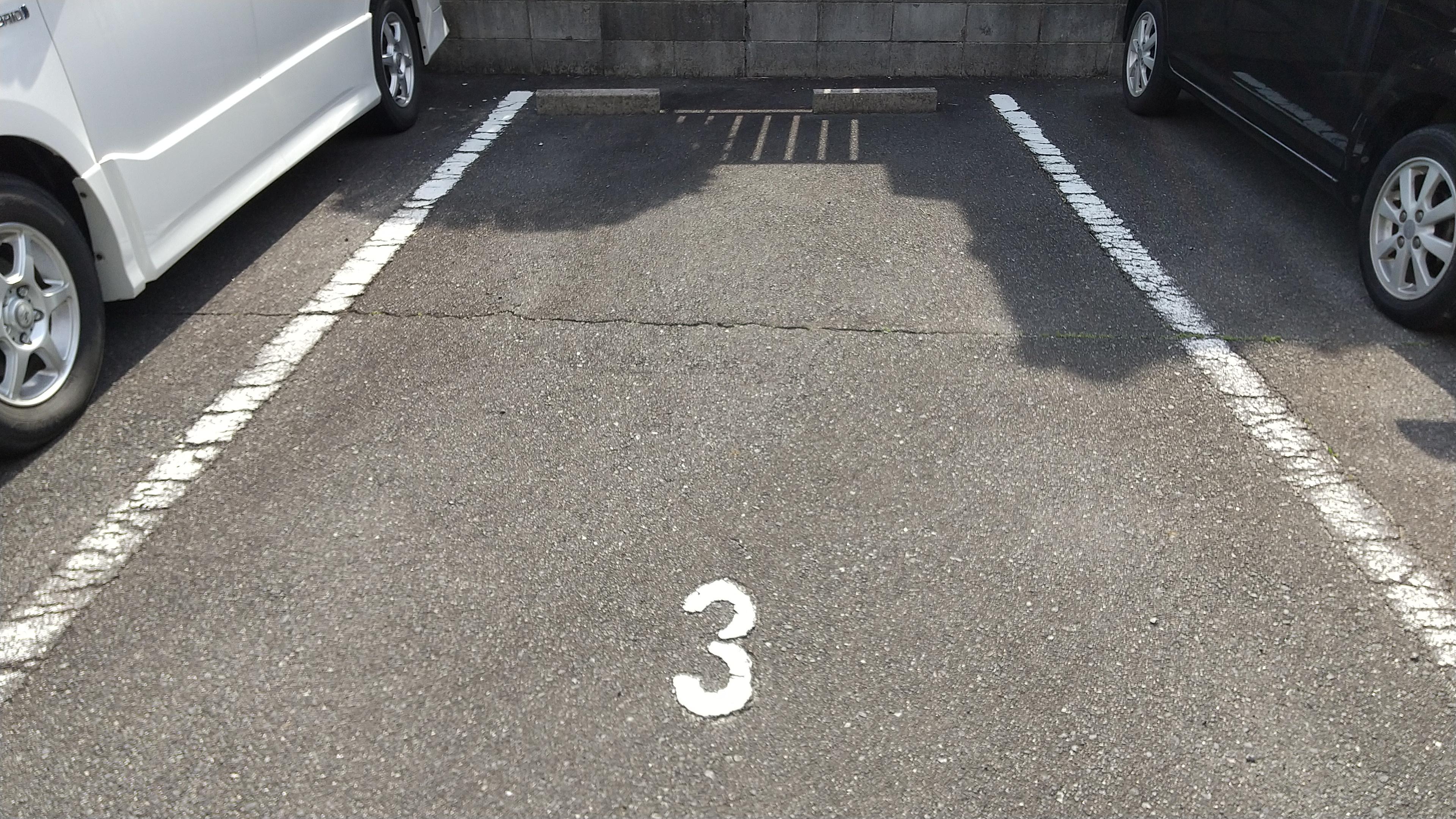 久留島ガレージの外観・駐車場イメージ2枚目