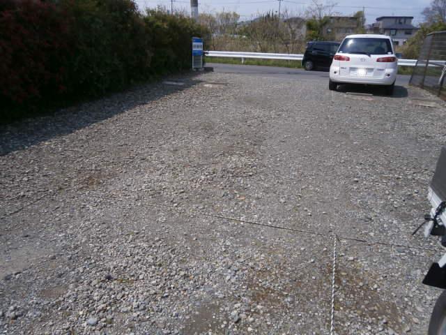 南原月極駐車場の外観・駐車場イメージ3枚目