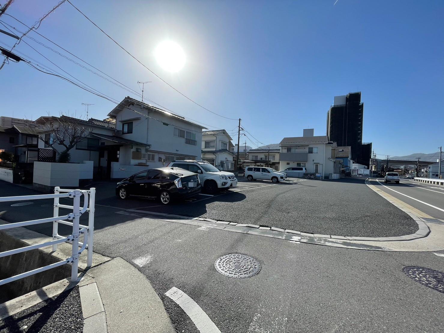 第四岡田駐車場の外観・駐車場イメージ2枚目