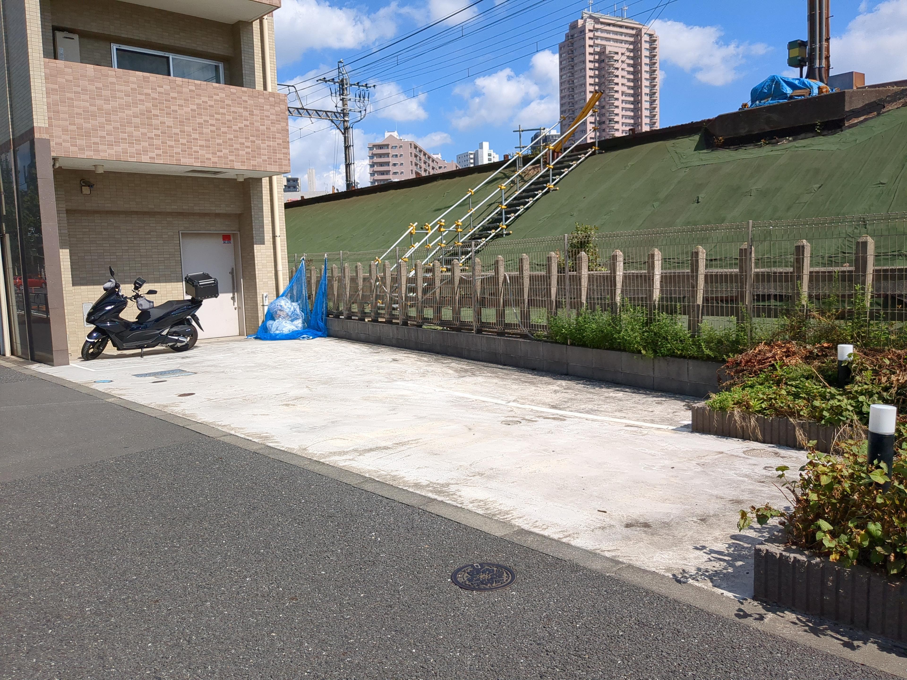 フェルクルールプレスト千住関屋の外観・駐車場イメージ3枚目