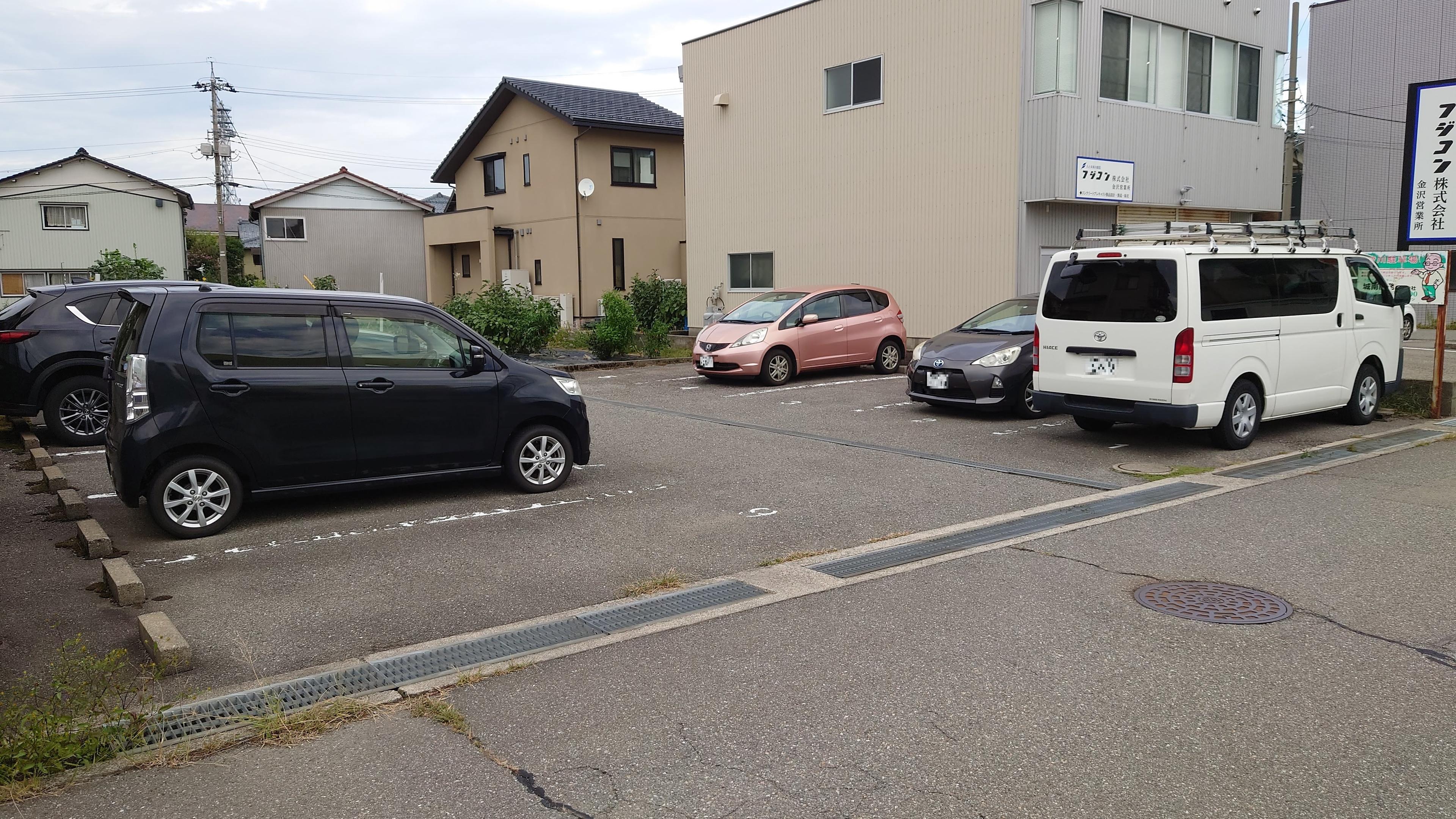 皆川駐車場の外観・駐車場イメージ1枚目