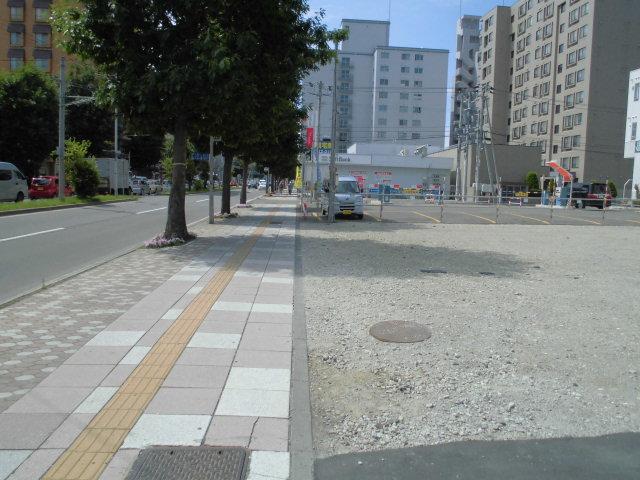 平岸2-12駐車場の外観・駐車場イメージ1枚目