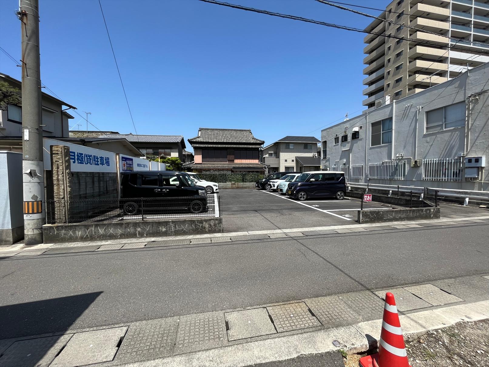 元町駐車場の外観・駐車場イメージ1枚目