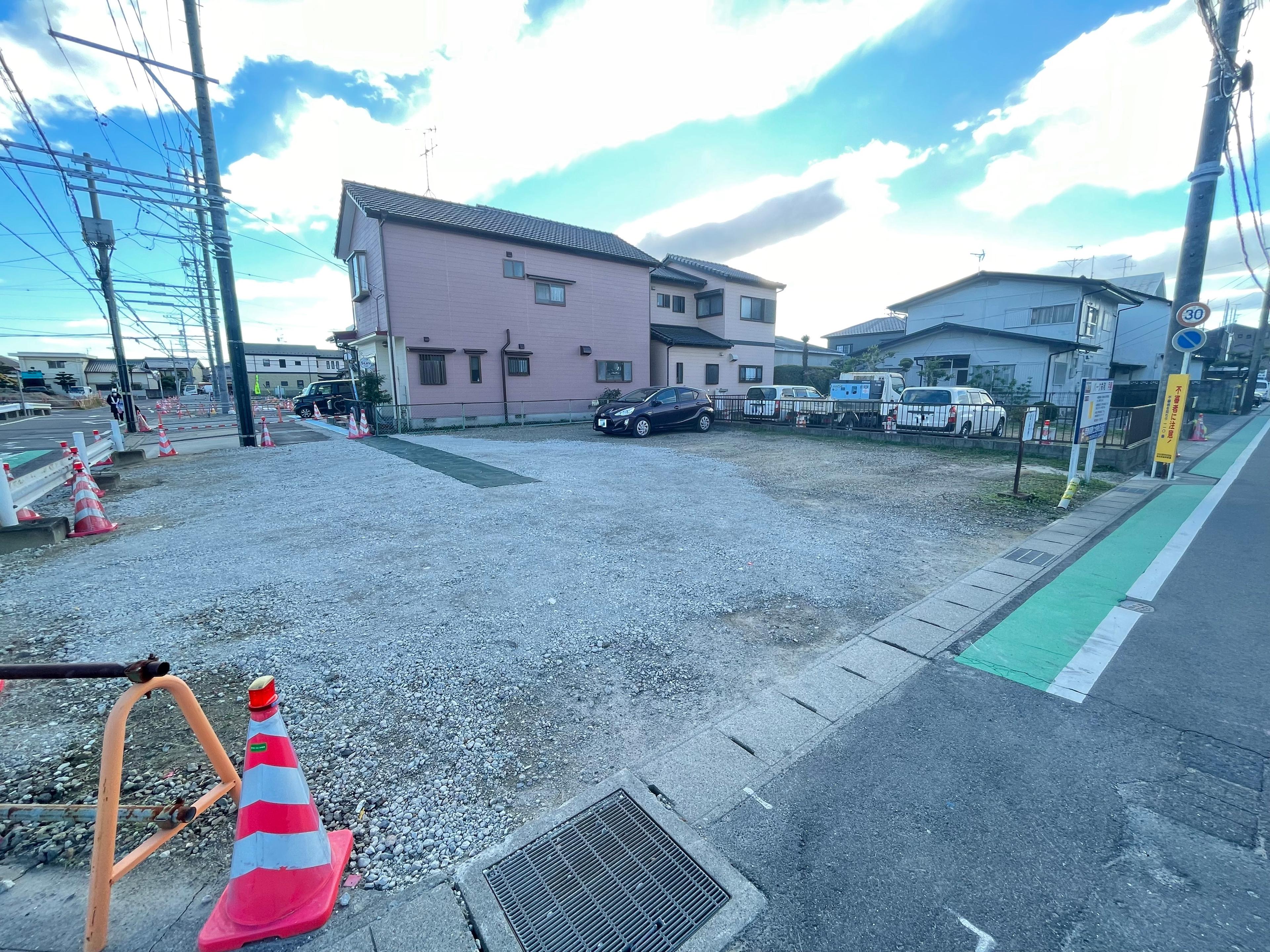 パーク栄和の外観・駐車場イメージ1枚目