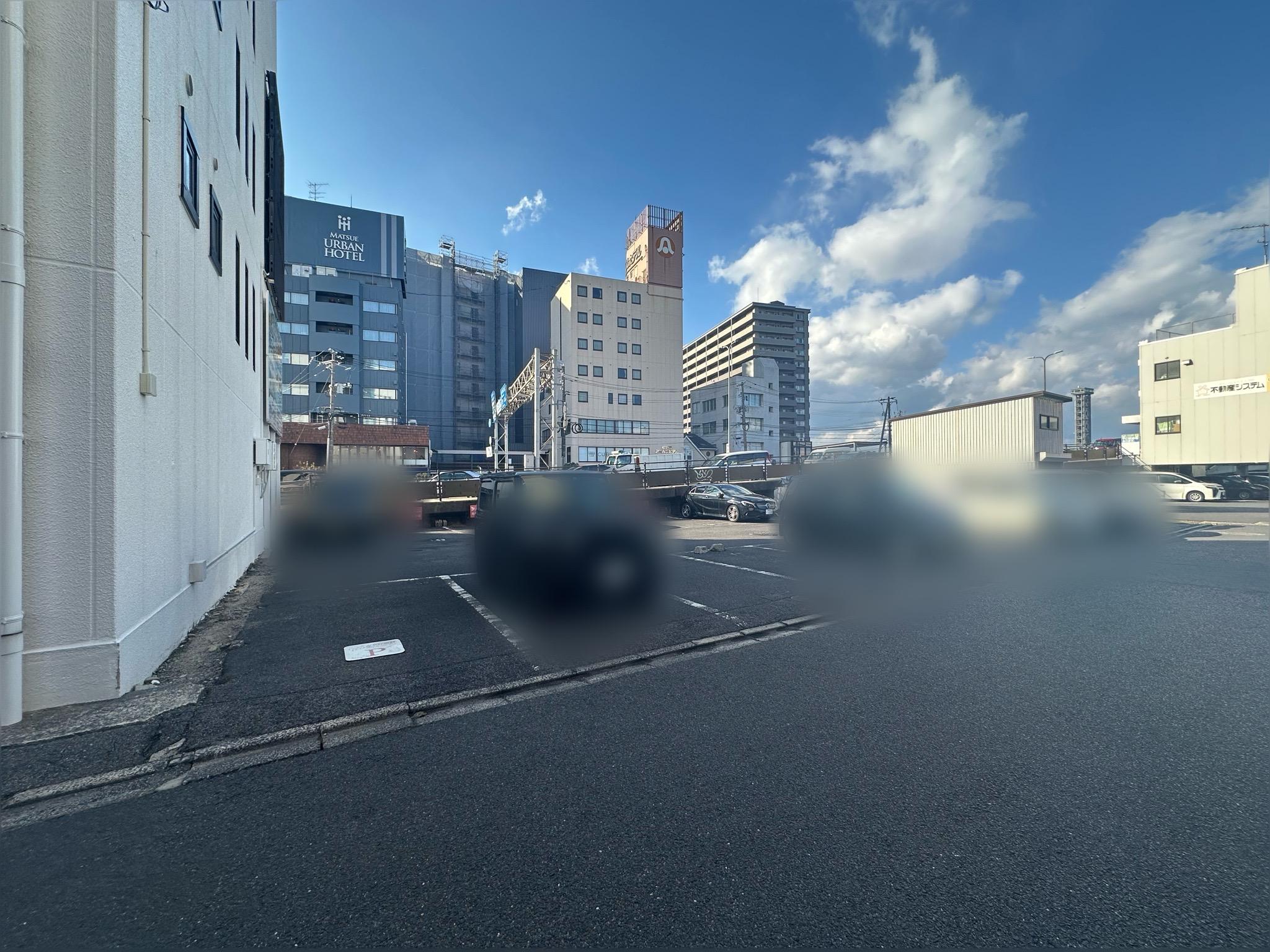 駅前ガレージ・ワタナベ駐車場の外観・駐車場イメージ1枚目