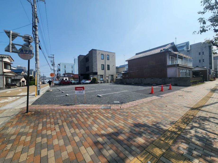 草津3丁目月極有料駐車場の外観・駐車場イメージ1枚目