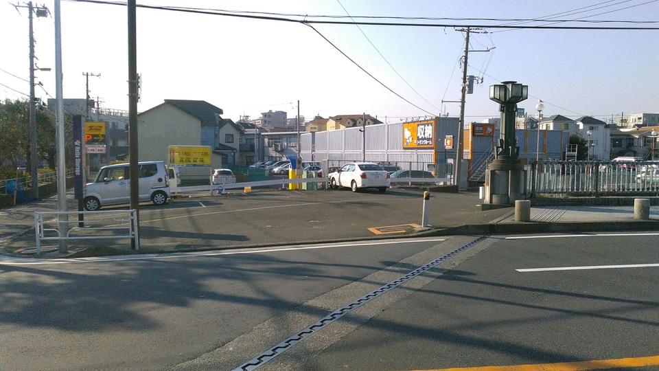 横浜入江１丁目第３の外観・駐車場イメージ1枚目