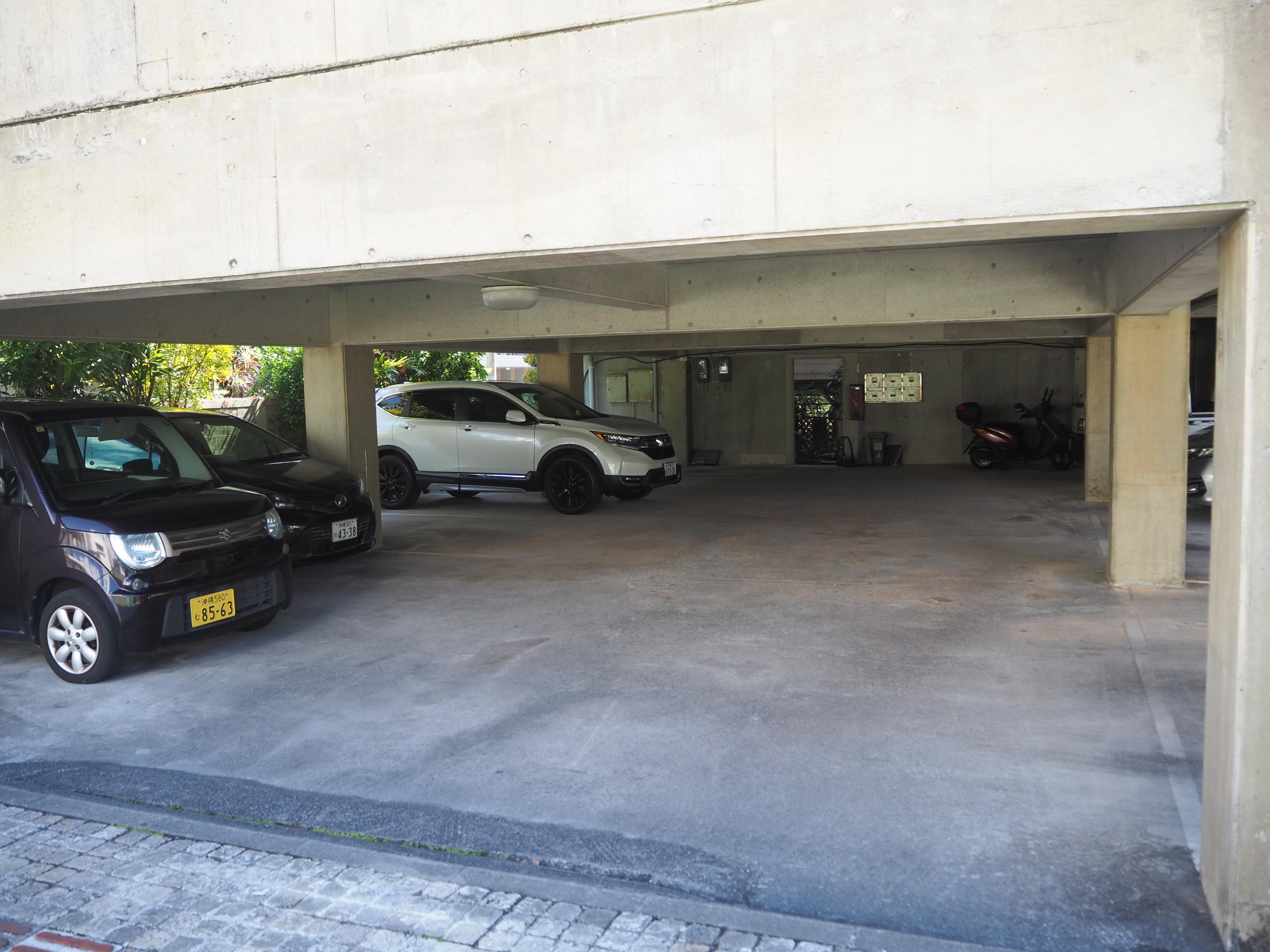 長門マンションの外観・駐車場イメージ1枚目