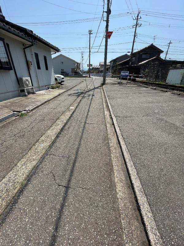 中川原月極駐車場の外観・駐車場イメージ3枚目