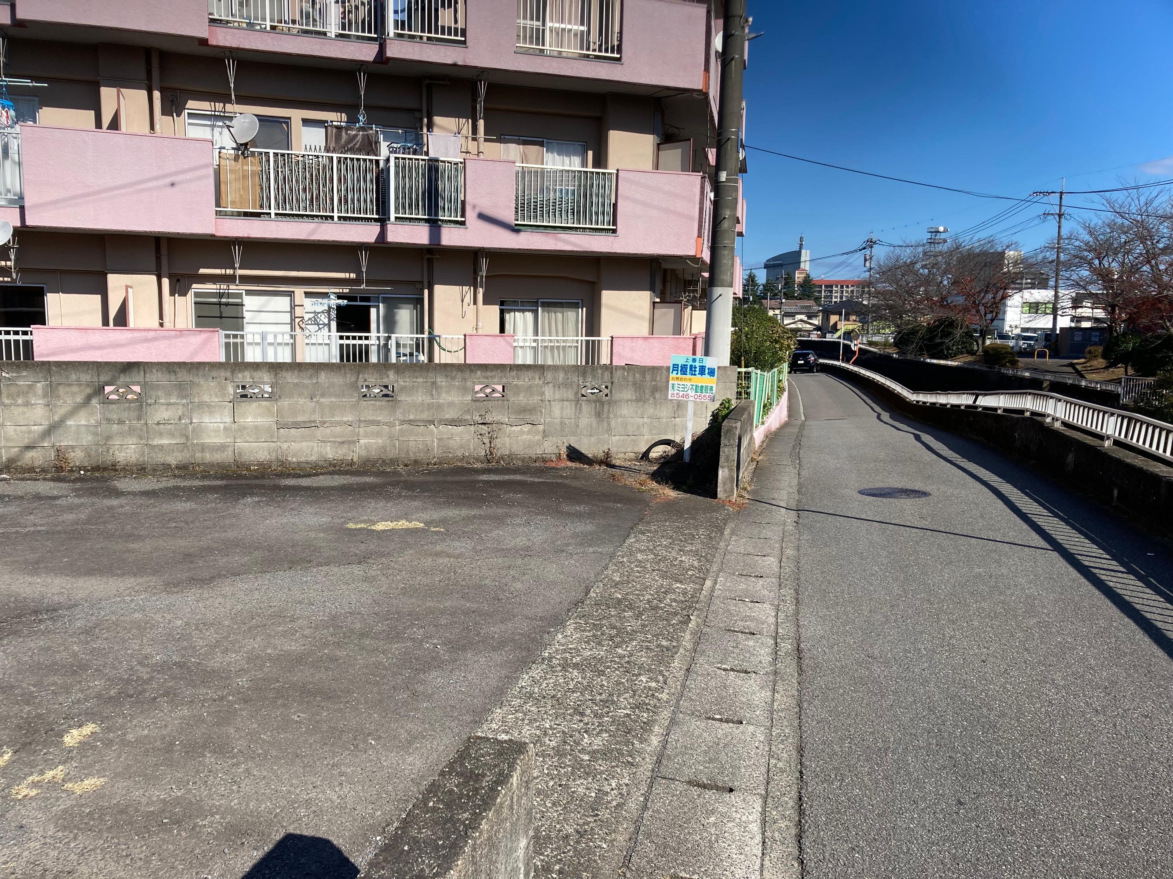 上春日町月極駐車場の外観・駐車場イメージ1枚目
