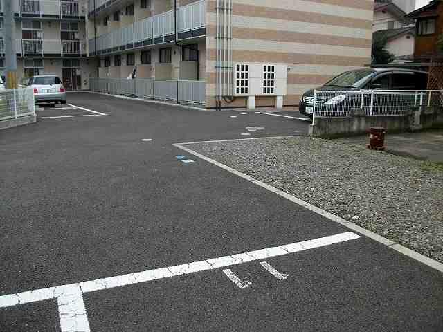 ヒルウイング(28688)の外観・駐車場イメージ1枚目