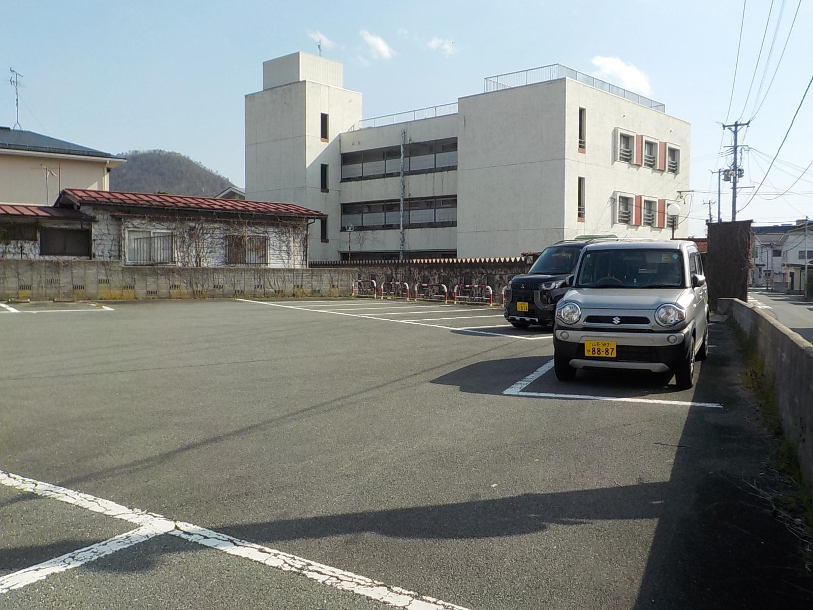 緑町四丁目パーキングの外観・駐車場イメージ2枚目