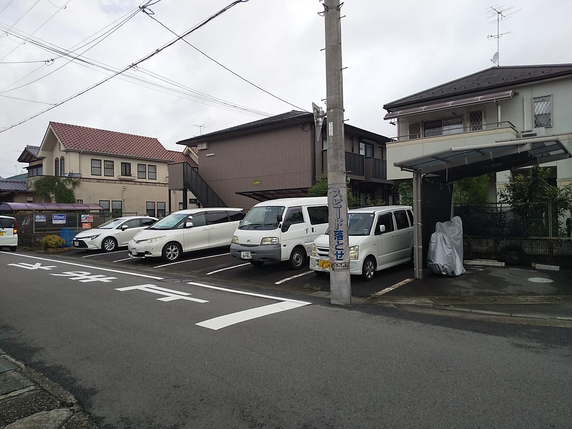 溝川ガレージの外観・駐車場イメージ1枚目