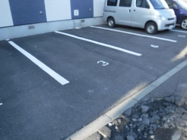 ファミリア(28168)の外観・駐車場イメージ1枚目