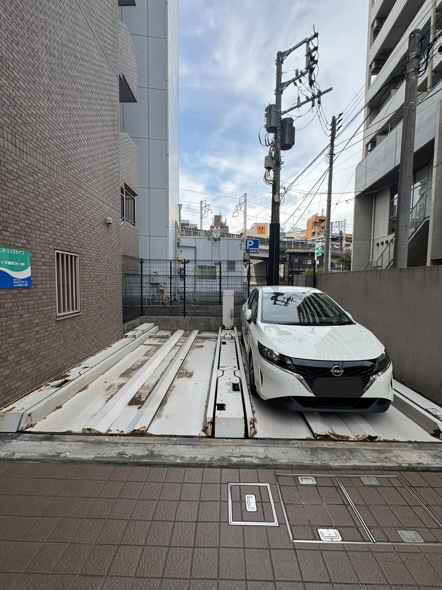 サンライズ浦安の外観・駐車場イメージ2枚目