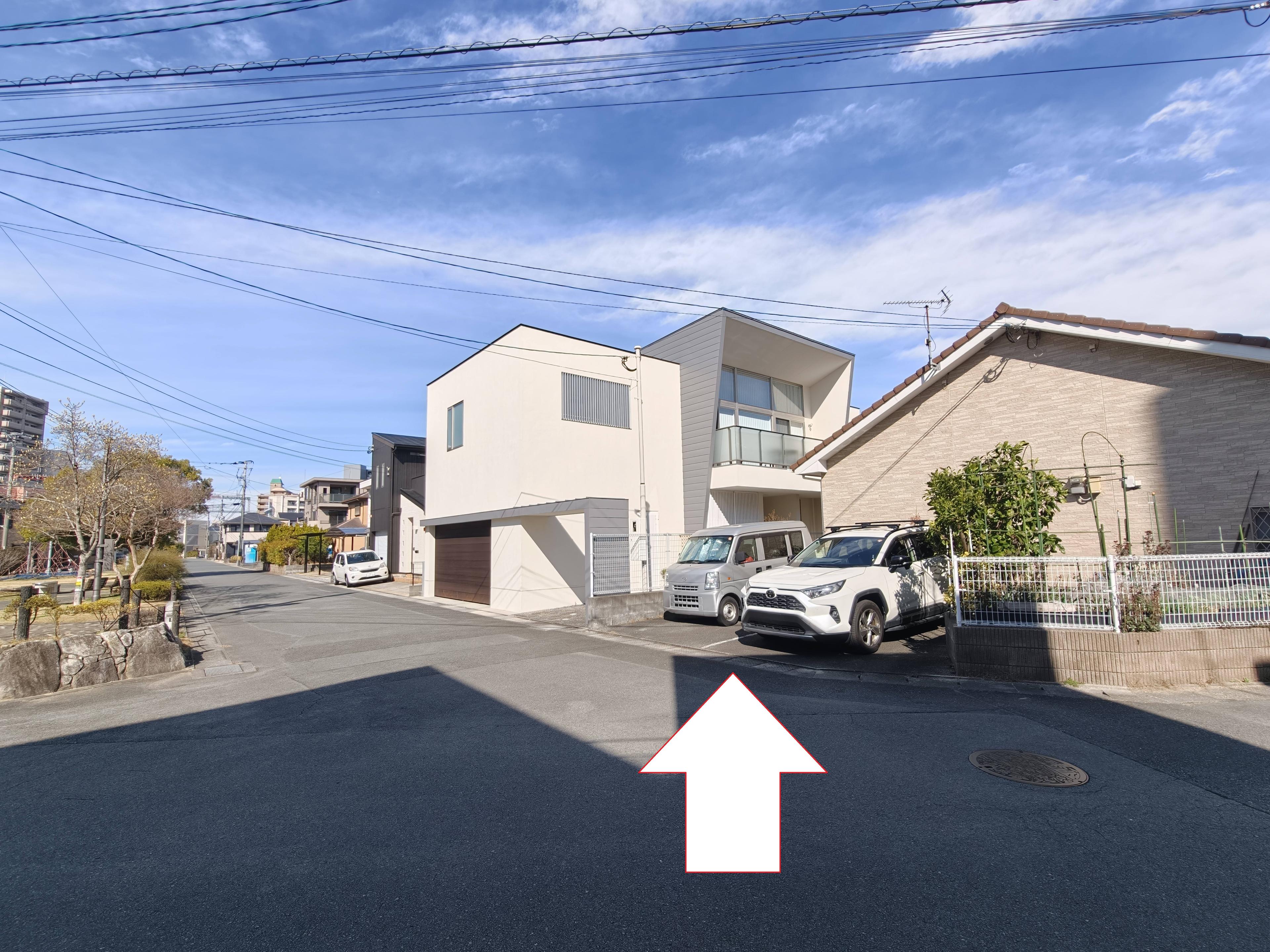 花畑2丁目月極駐車場の外観・駐車場イメージ2枚目