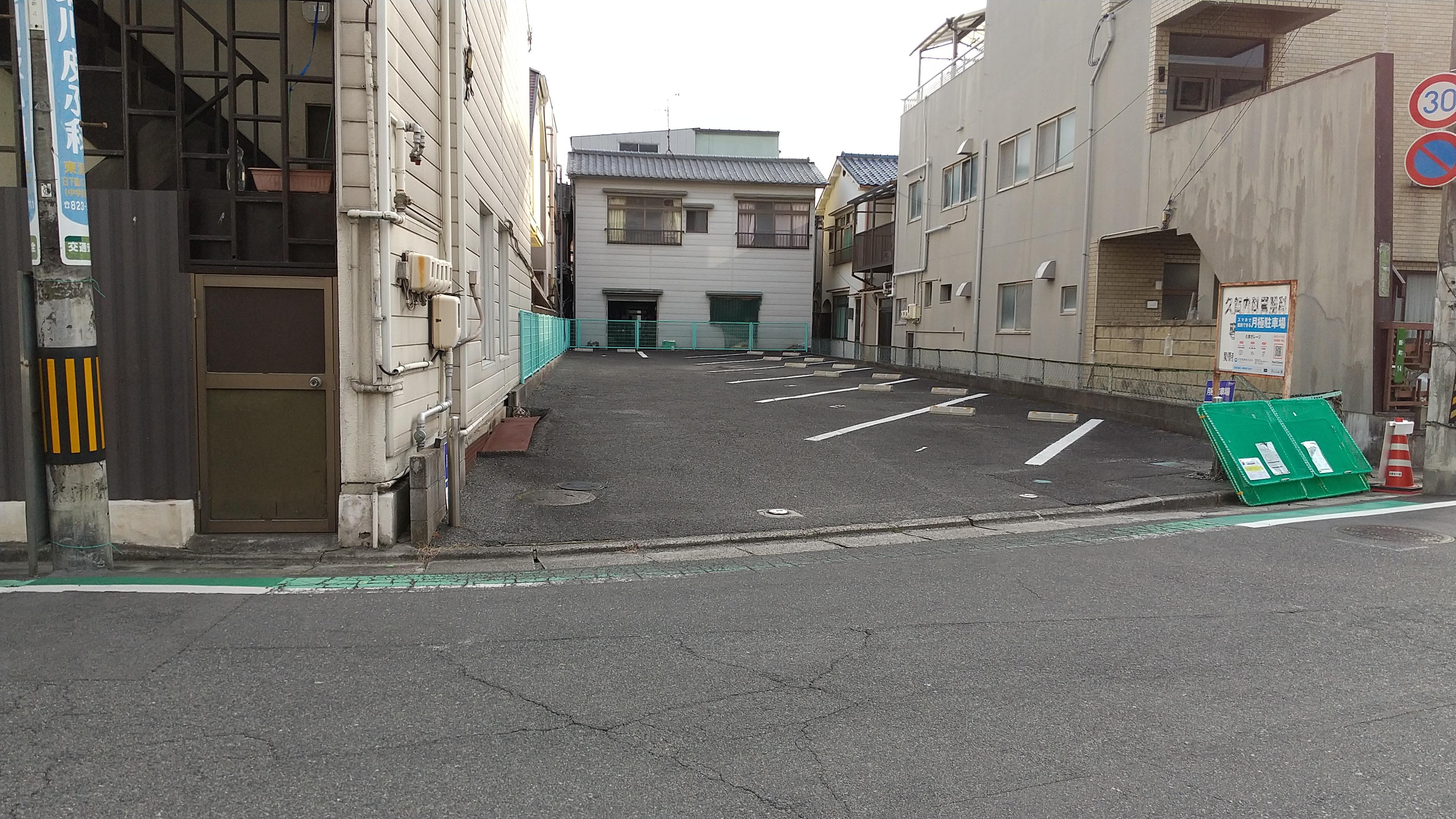 久賀ガレージの外観・駐車場イメージ1枚目