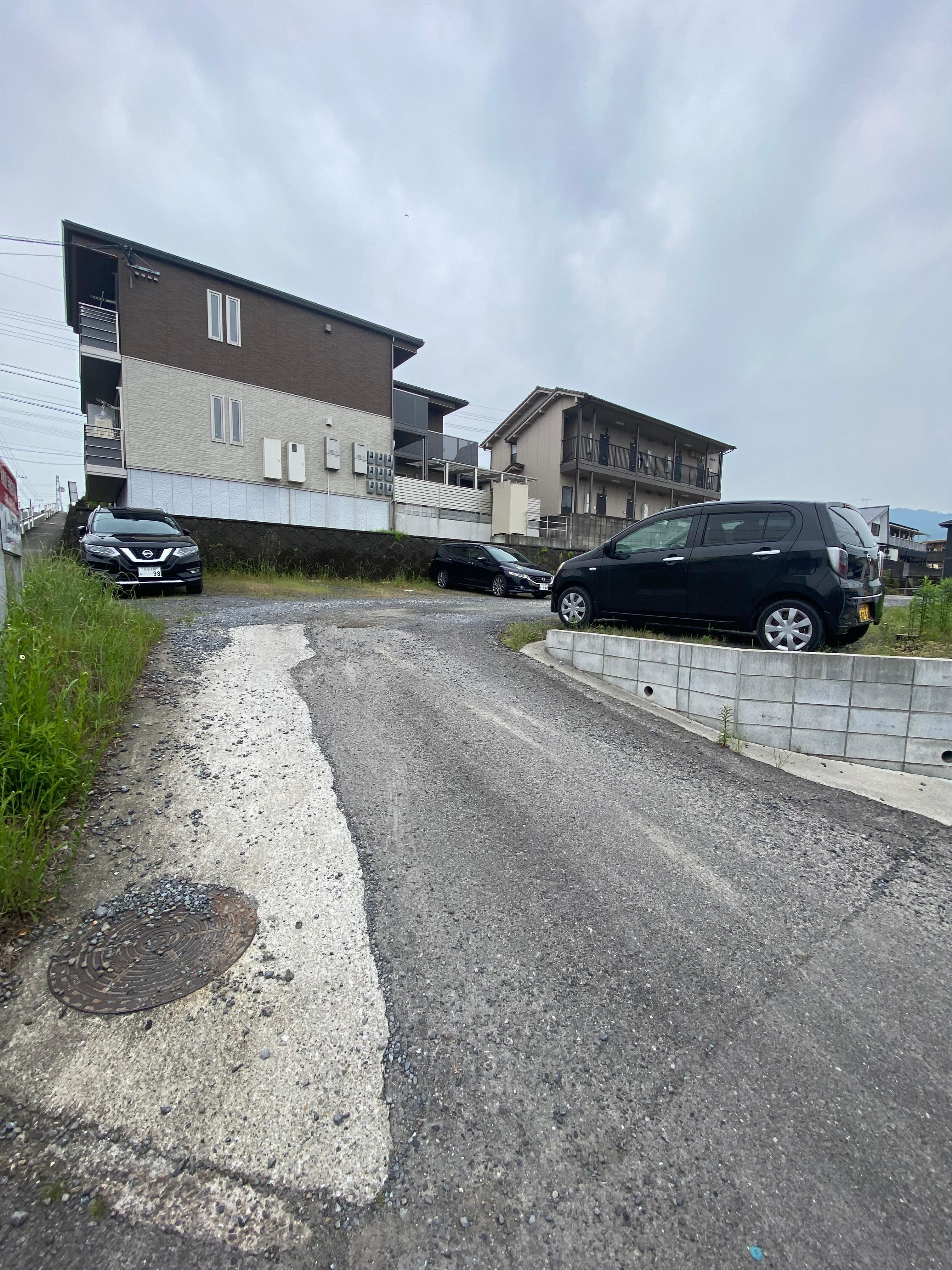 和泉屋月極駐車場の外観・駐車場イメージ2枚目
