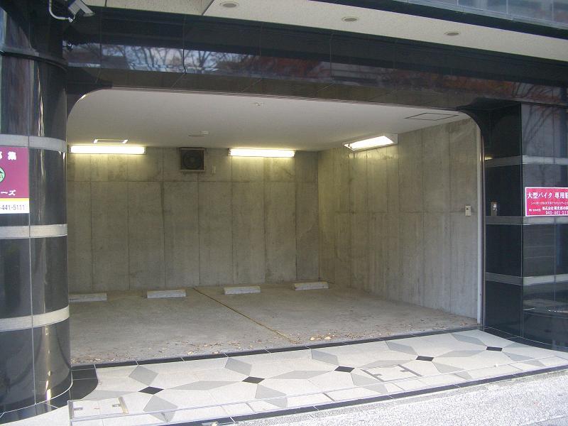 グリフィン新横浜・七番館駐車場の外観・駐車場イメージ3枚目