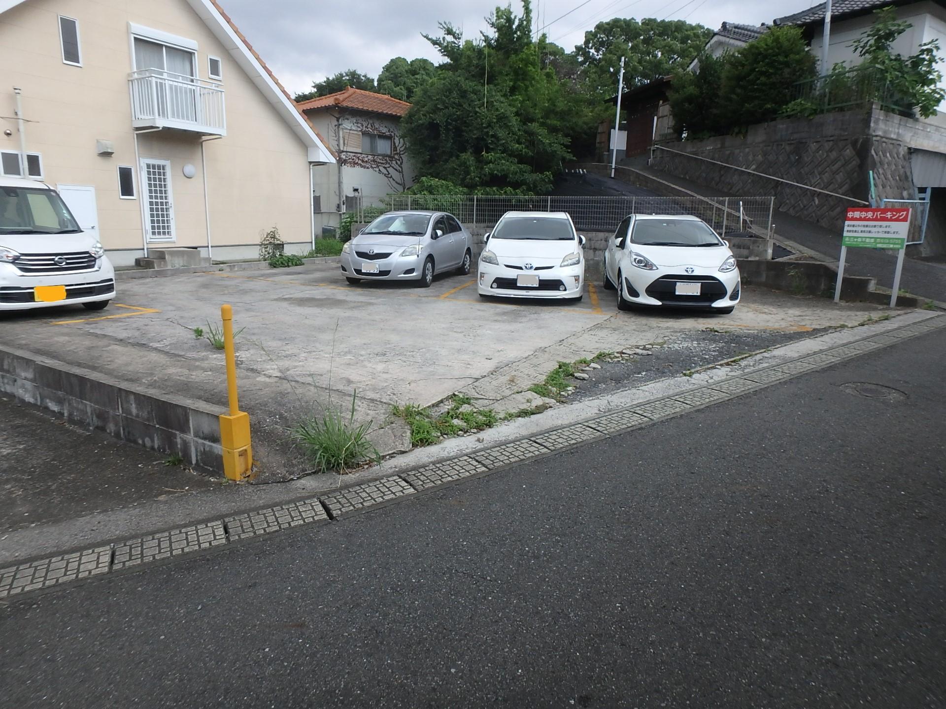 中間中央パーキングの外観・駐車場イメージ1枚目