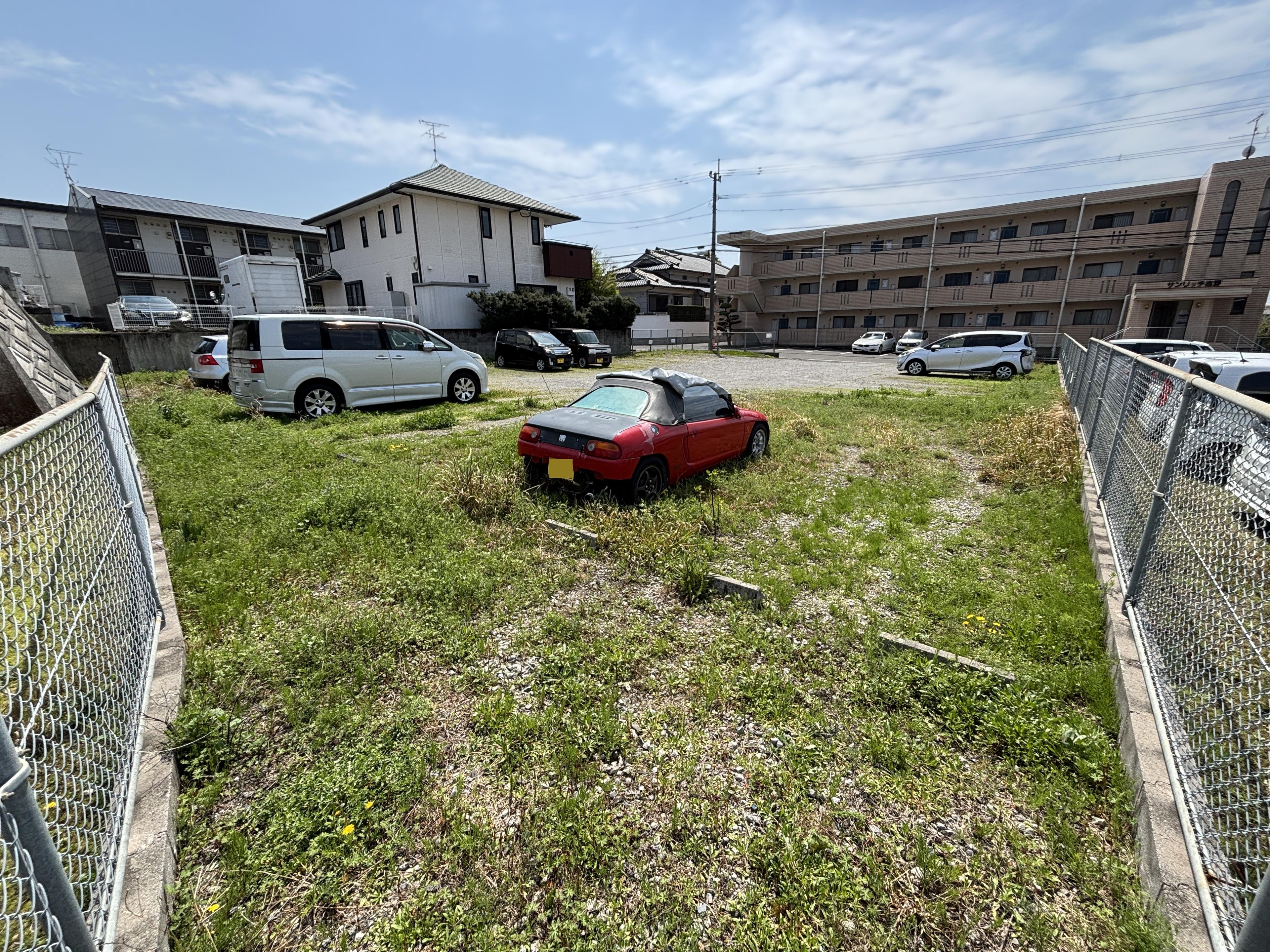 ｵｰﾄ･ｽｸｳｪｱｰ吉野Ⅳの外観・駐車場イメージ2枚目