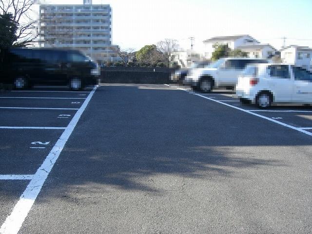 泉町12‐7駐車場の外観・駐車場イメージ2枚目