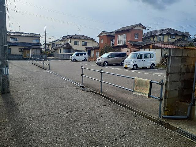 寺尾東２（文字）駐車場の外観・駐車場イメージ2枚目
