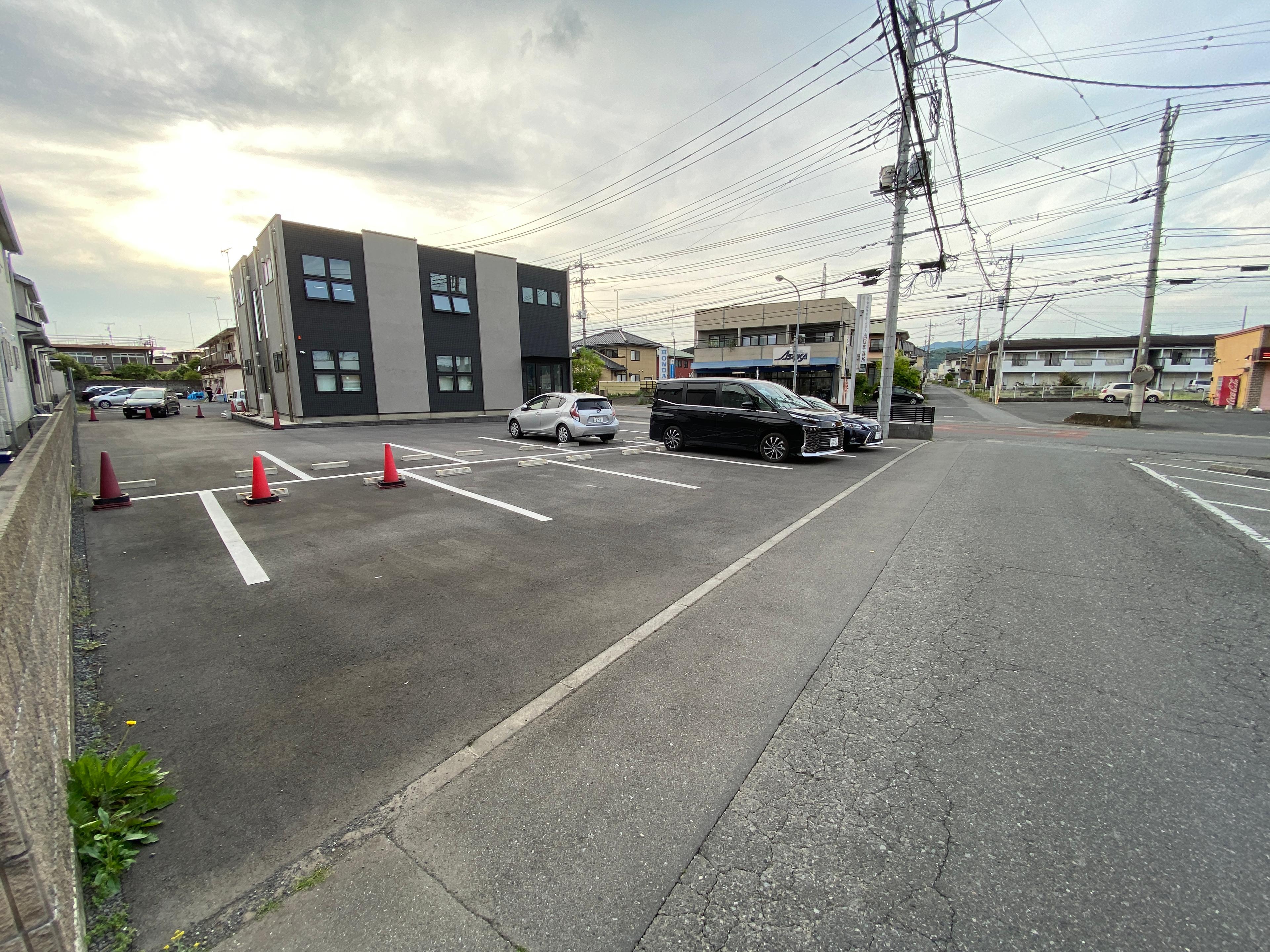 社労士法人出口事務所様駐車場の外観・駐車場イメージ1枚目