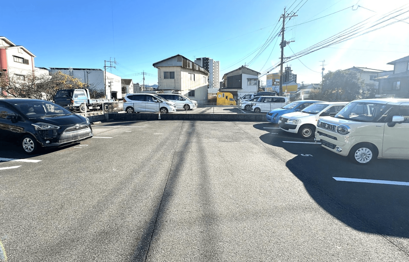 山本駐車場の外観・駐車場イメージ3枚目