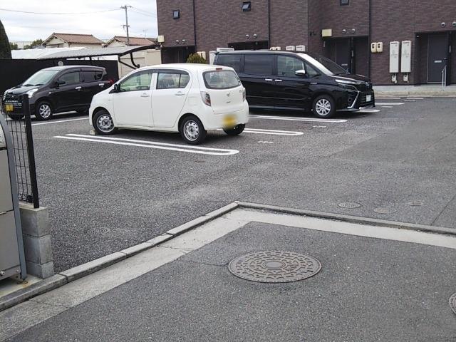 グリーンパレス住岡(53139)の外観・駐車場イメージ1枚目