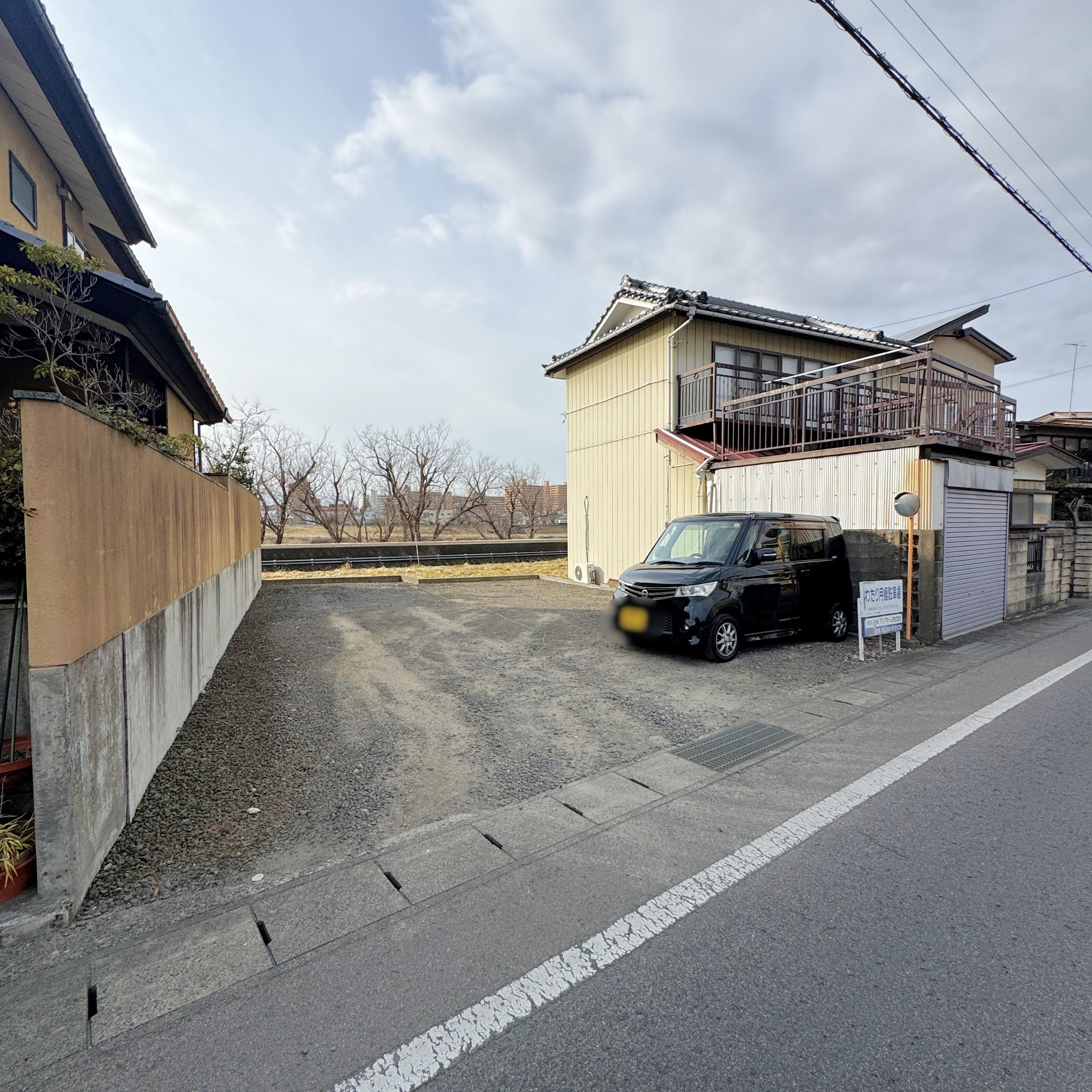 わたり月極駐車場の外観・駐車場イメージ1枚目