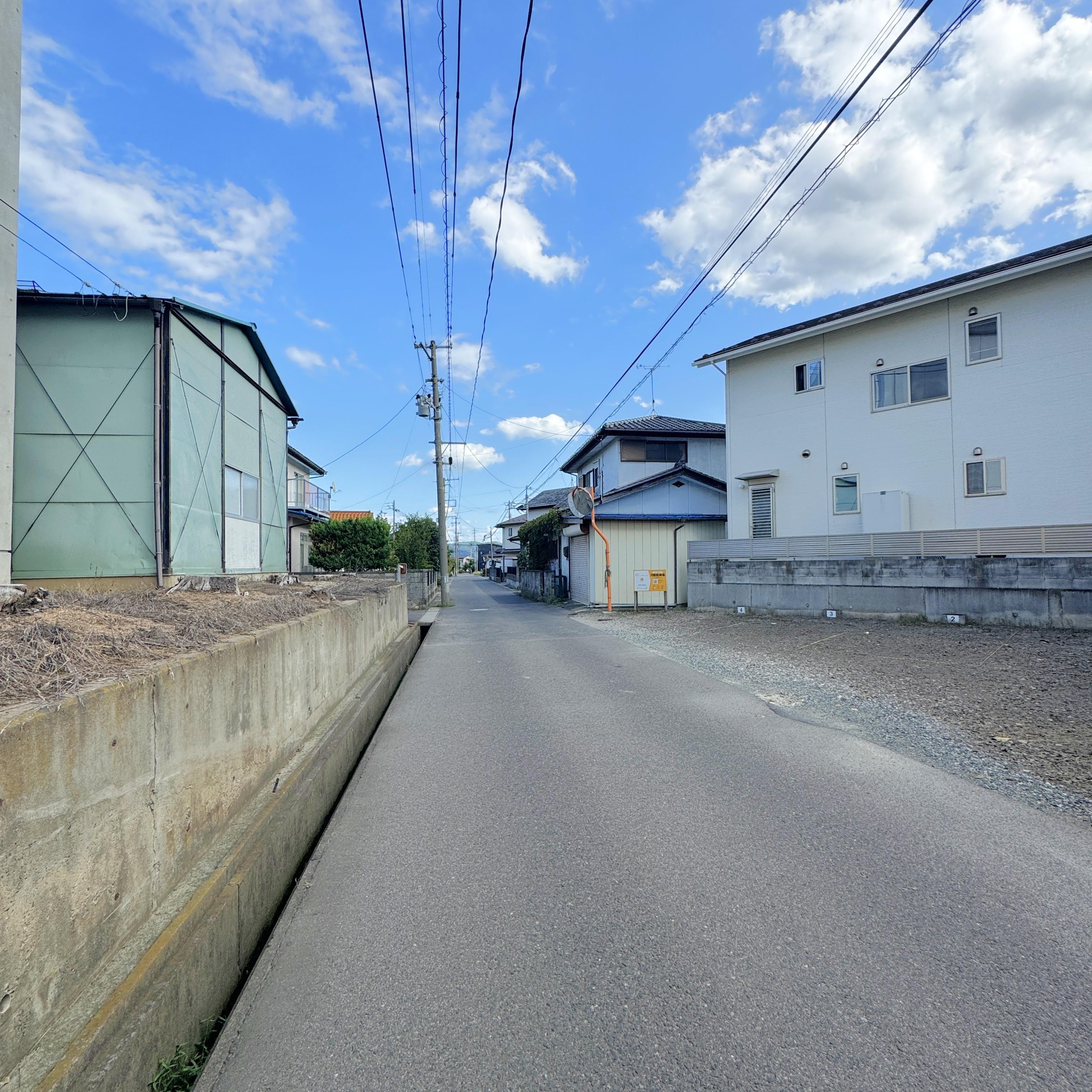 丸果第2月極駐車場の外観・駐車場イメージ3枚目