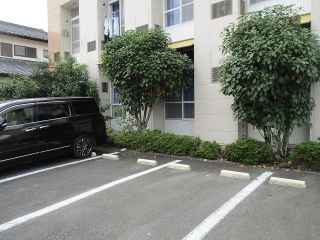 ＮＡＫＡＩ(12390)の外観・駐車場イメージ1枚目