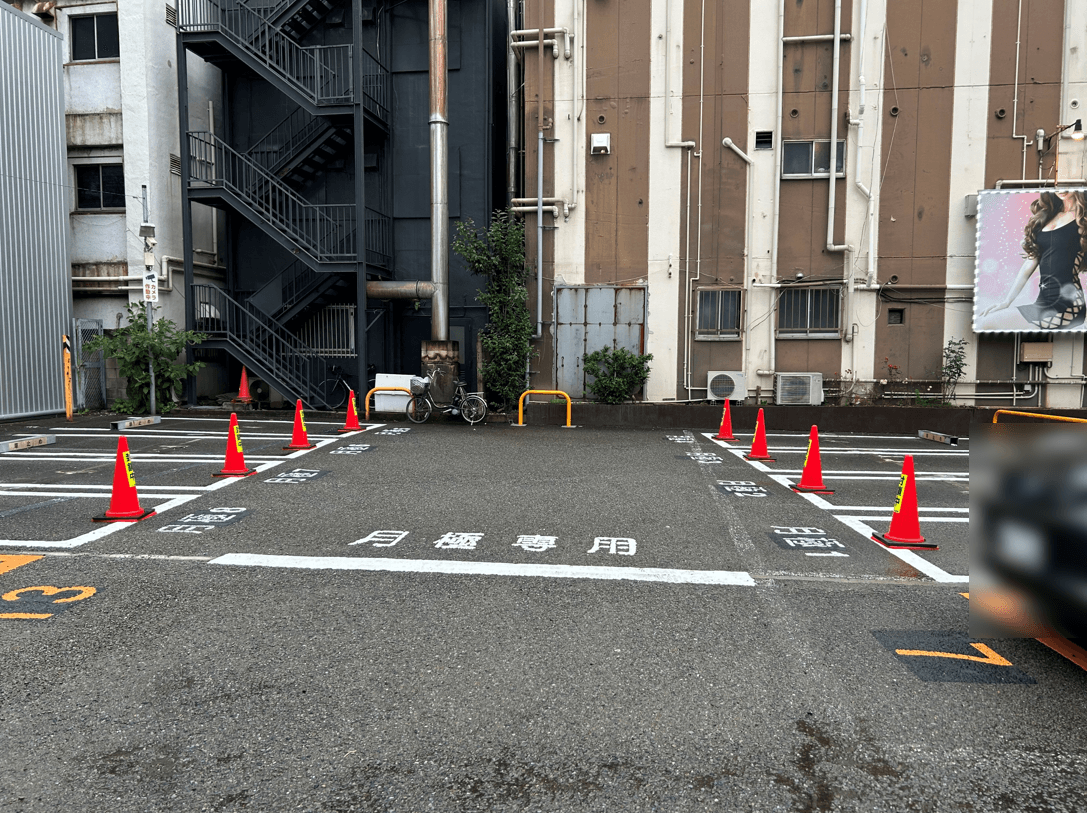 川崎堀之内の外観・駐車場イメージ1枚目