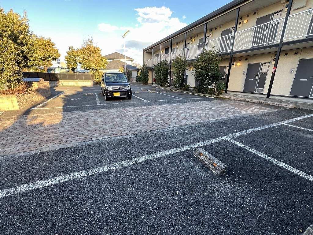 ヴィラ　ノーバⅡ(37029)の外観・駐車場イメージ2枚目