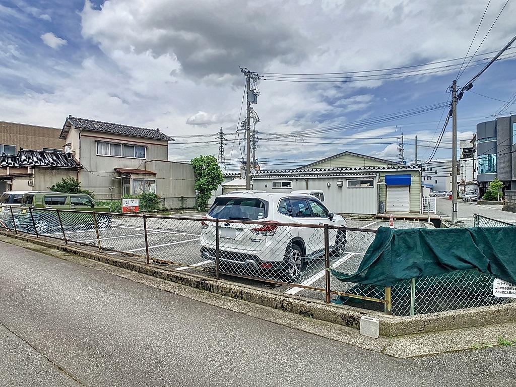 長沢駐車場の外観・駐車場イメージ2枚目