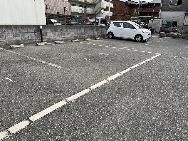 セルボ(21163)の外観・駐車場イメージ1枚目