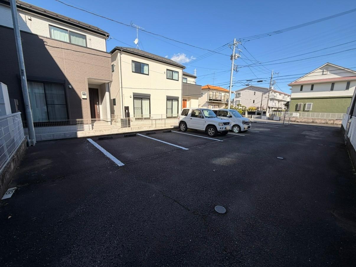 湯川月極駐車場第3の外観・駐車場イメージ2枚目