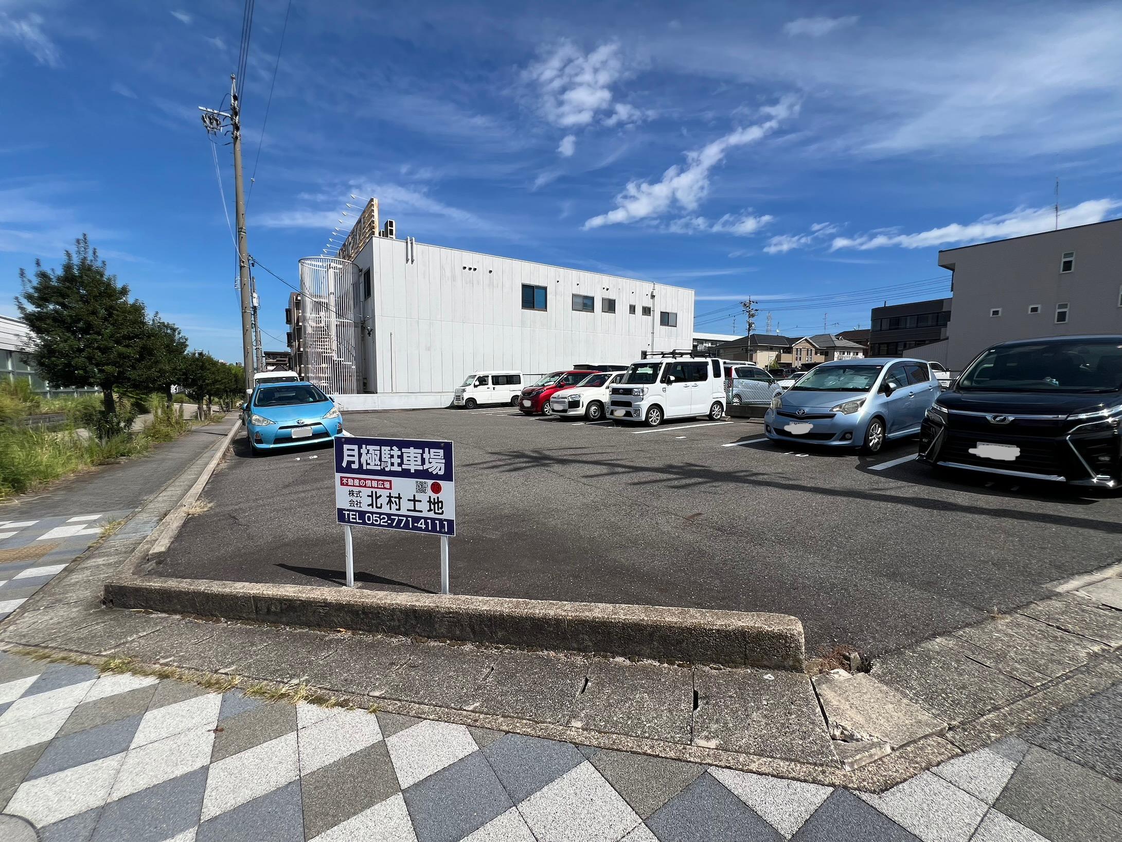 イダカヒルパーキングの外観・駐車場イメージ1枚目