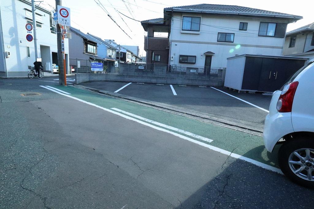 吉方温泉2丁目515-6駐車場の外観・駐車場イメージ2枚目