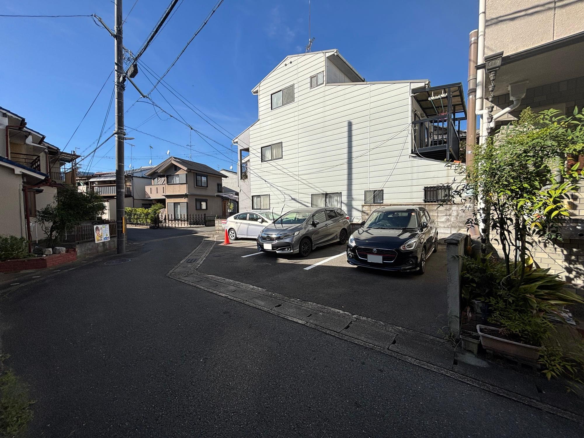 嵐山茶尻町ガレージの外観・駐車場イメージ3枚目