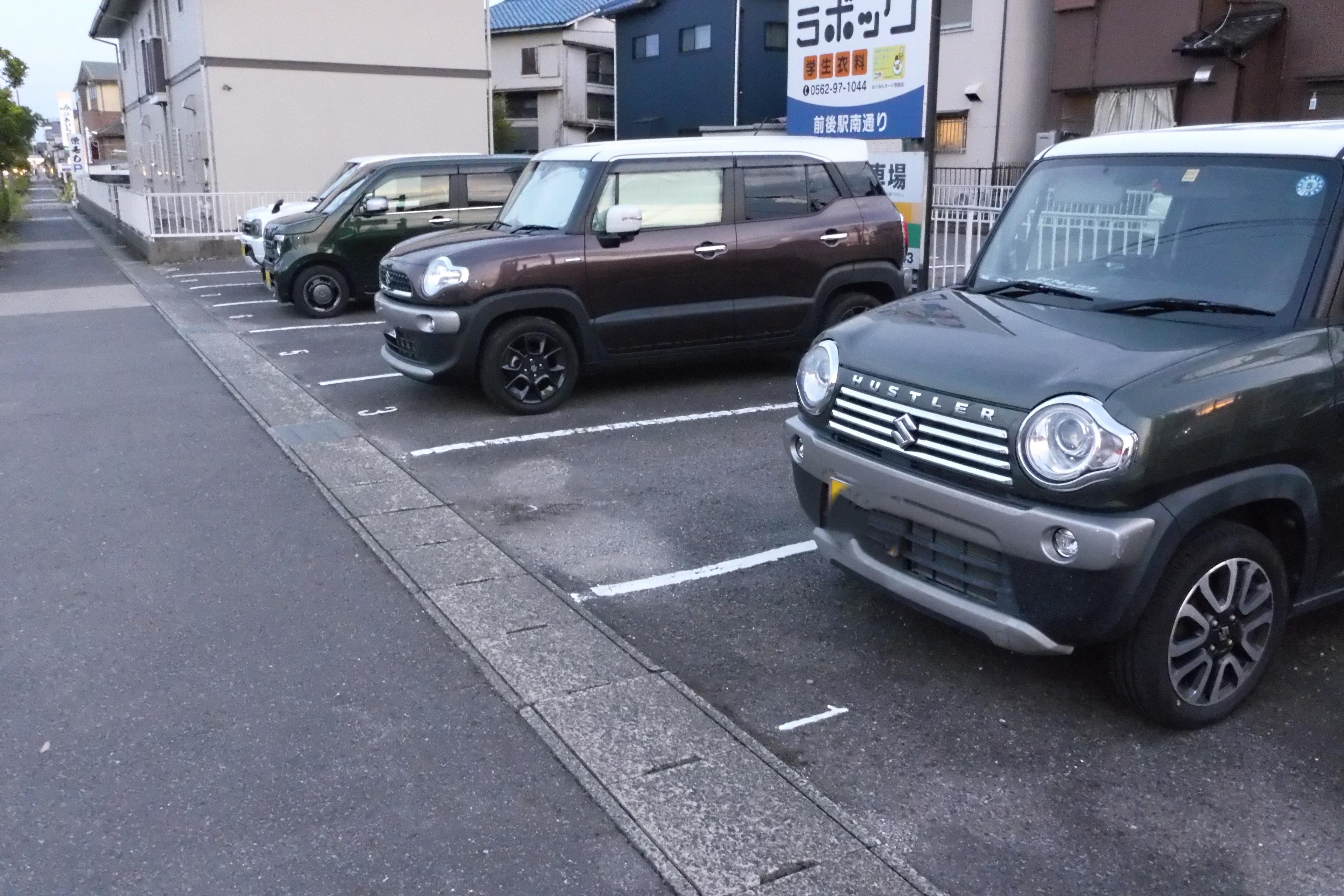 320051の外観・駐車場イメージ2枚目