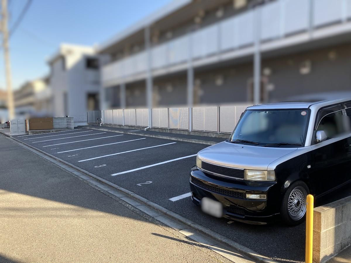 リブリ・シロヤマBの外観・駐車場イメージ1枚目