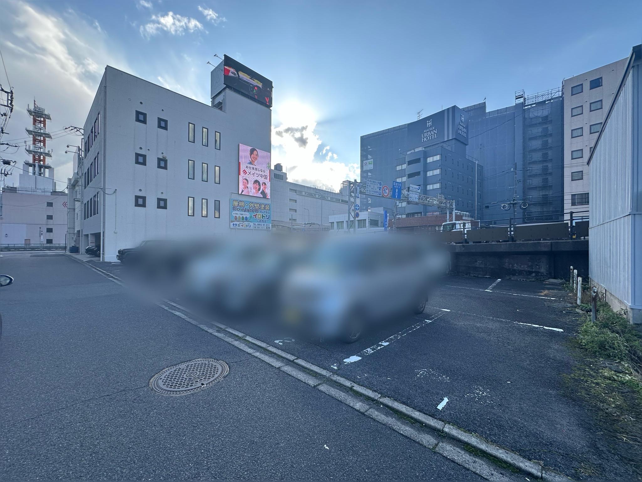 駅前ガレージ・ワタナベ駐車場の外観・駐車場イメージ3枚目