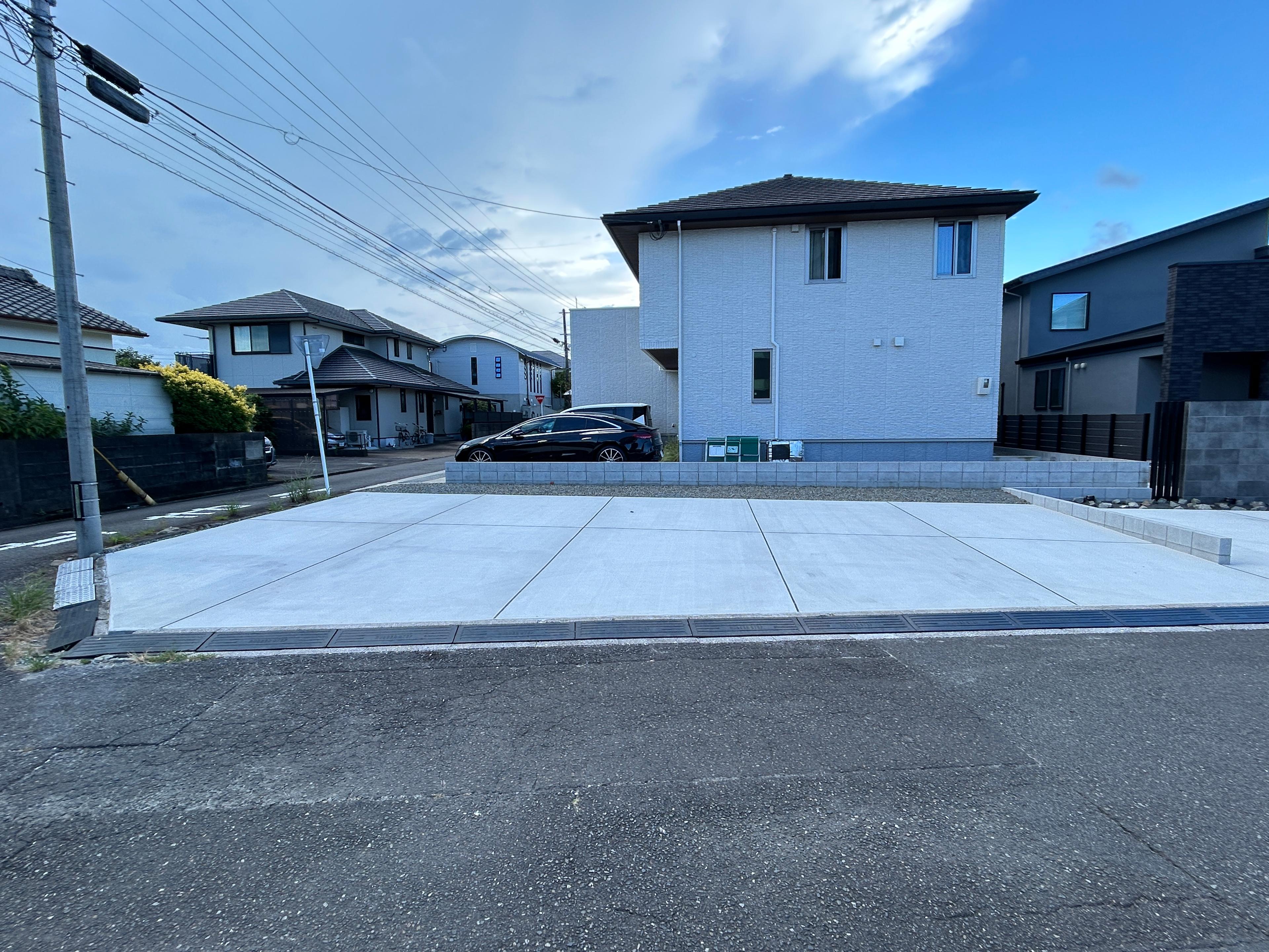 MARUYAMAⅡの外観・駐車場イメージ1枚目