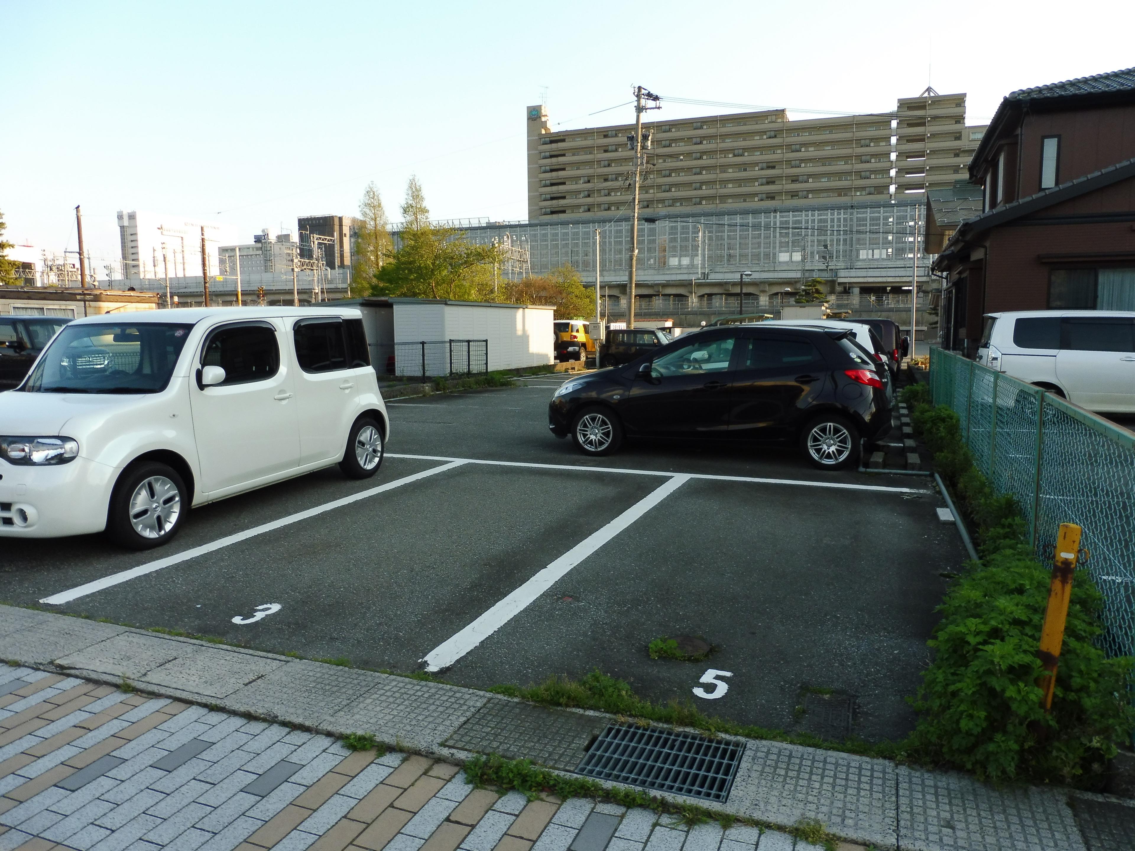 牛島本町1丁目月極駐車場（置塩）の外観・駐車場イメージ2枚目