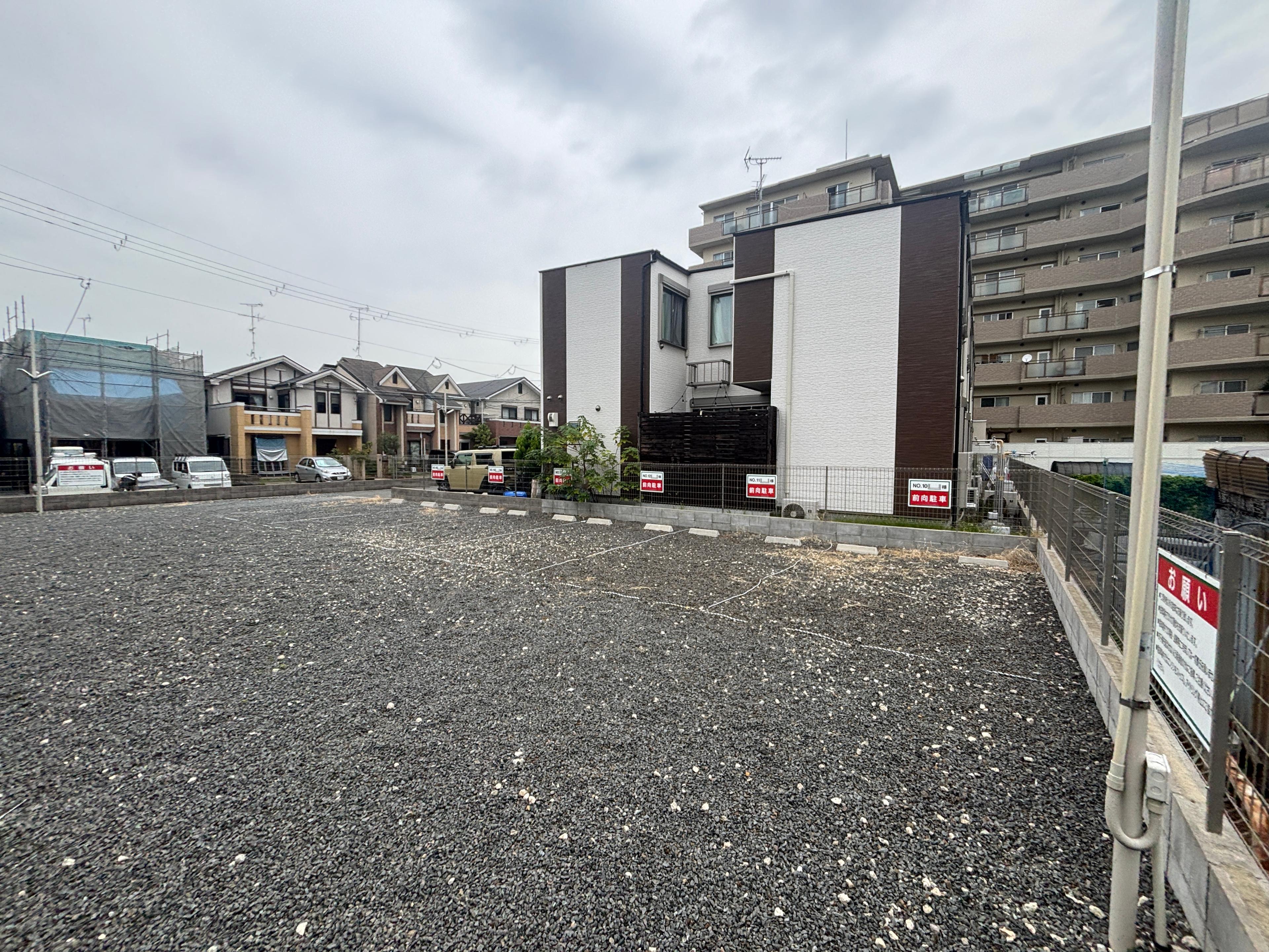 ユナイテッドガレージ深草関屋敷町の外観・駐車場イメージ2枚目