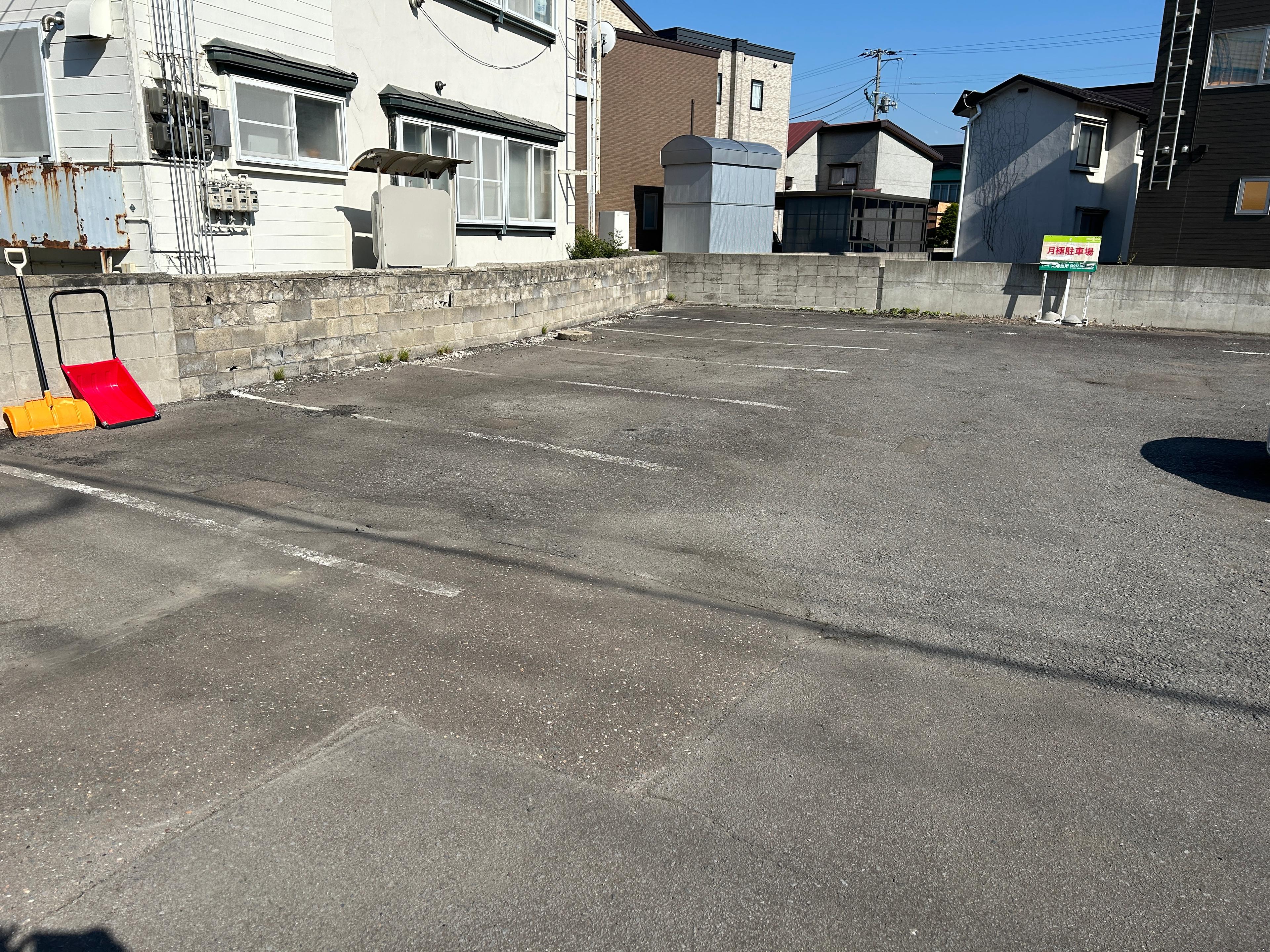 旭町１丁目津幡駐車場（第一）の外観・駐車場イメージ2枚目