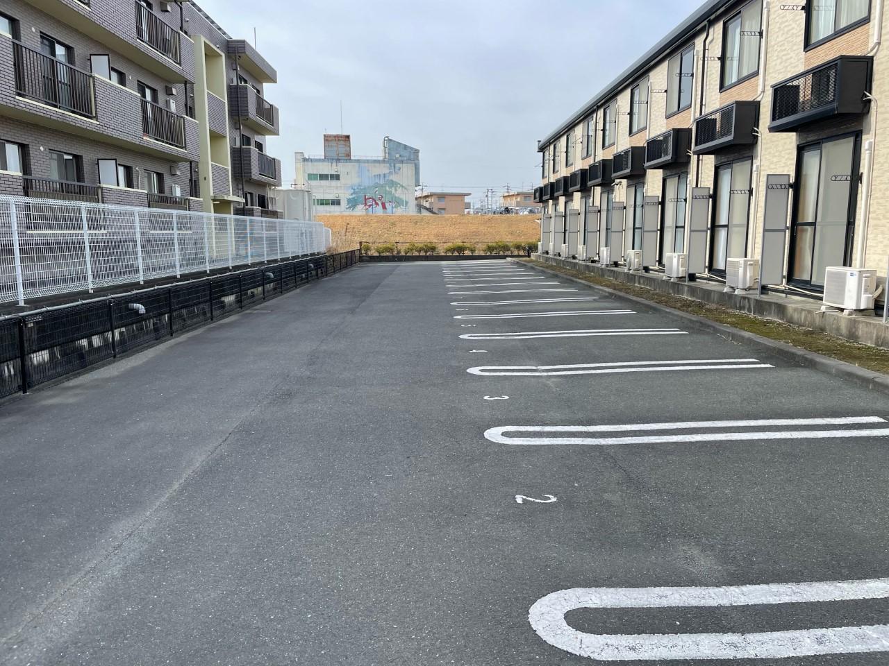 トリノステュディオ(28809)の外観・駐車場イメージ1枚目